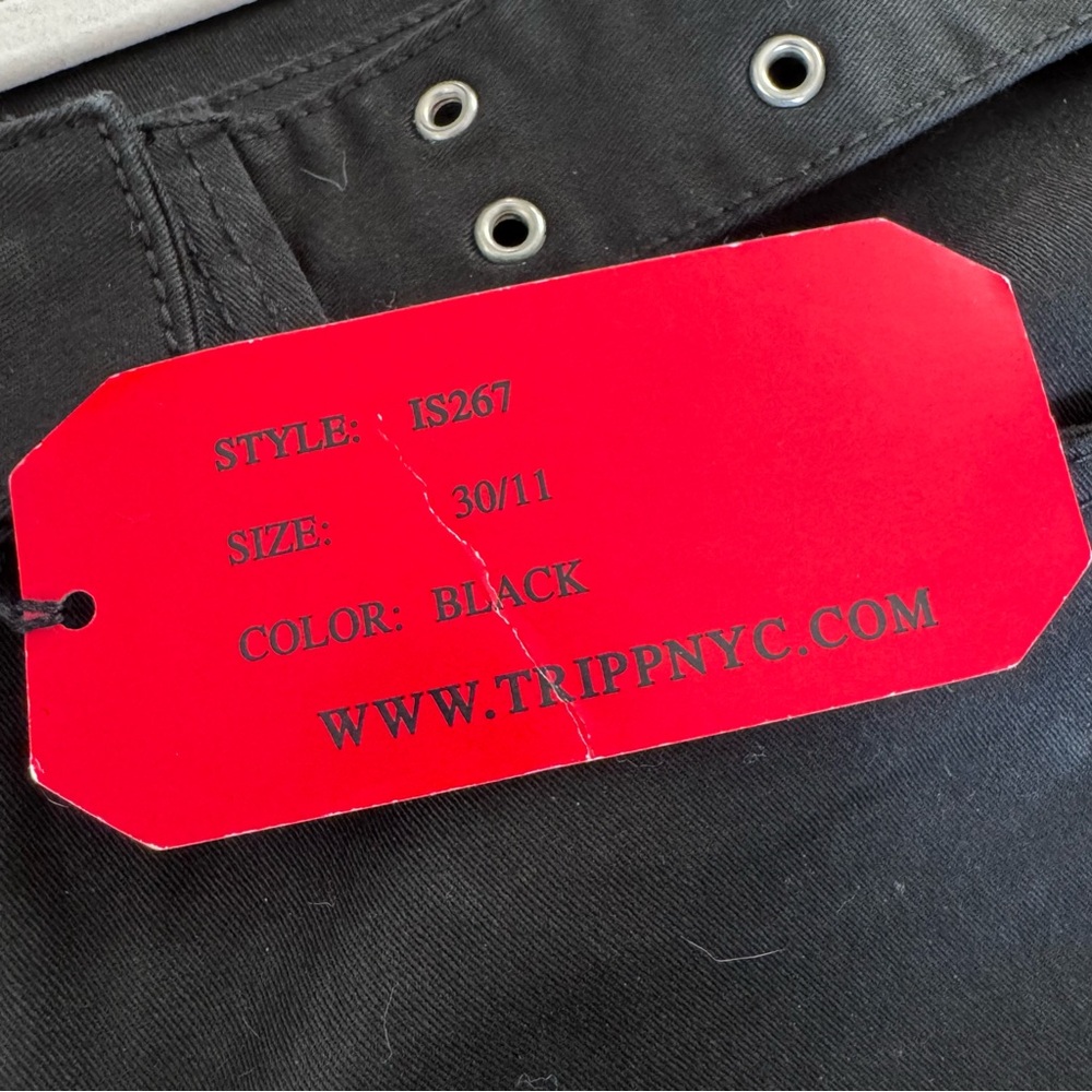 Tripp NYC Size 30/11 NWT Black Belted Grommet Zipper Pants - Picture 7 of 7